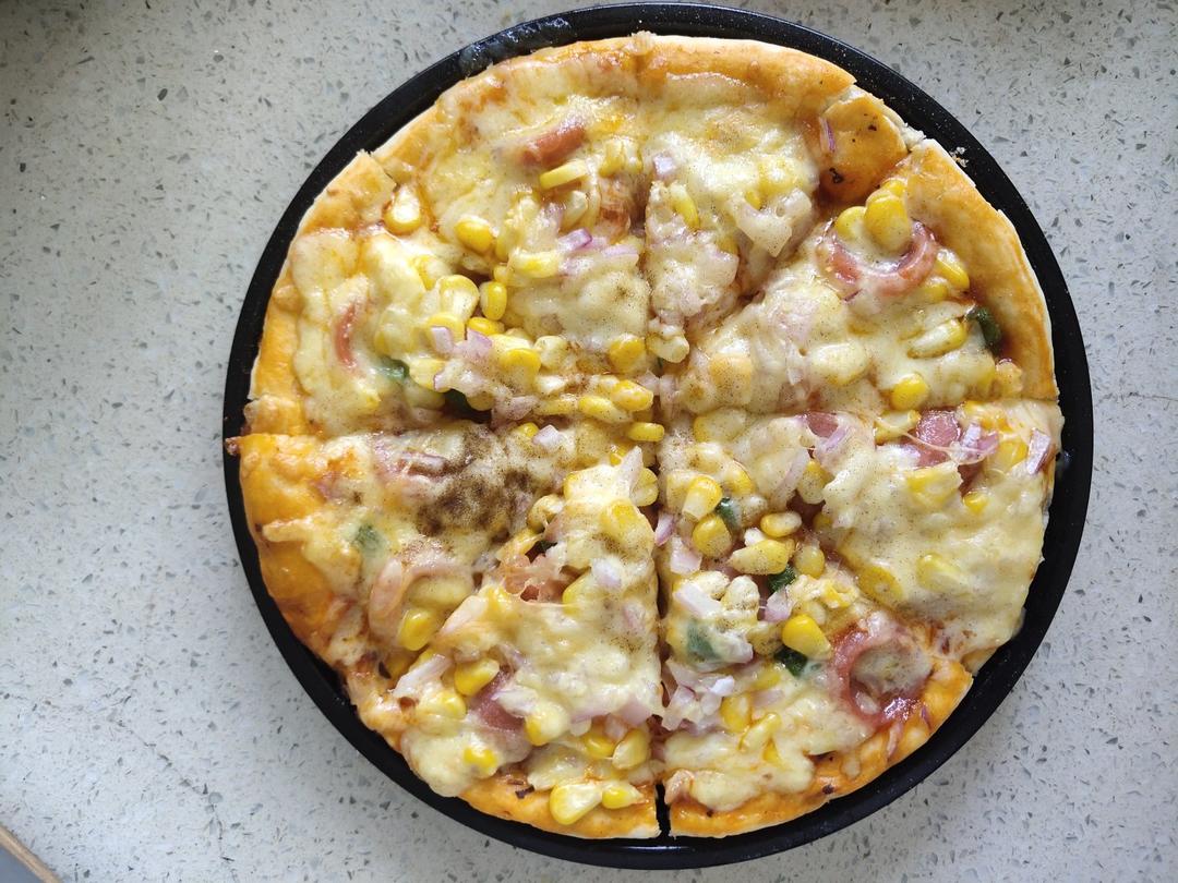 含宣软饼皮做法、自己在家也能做出馅料十足、超拉丝的美味诱人披萨