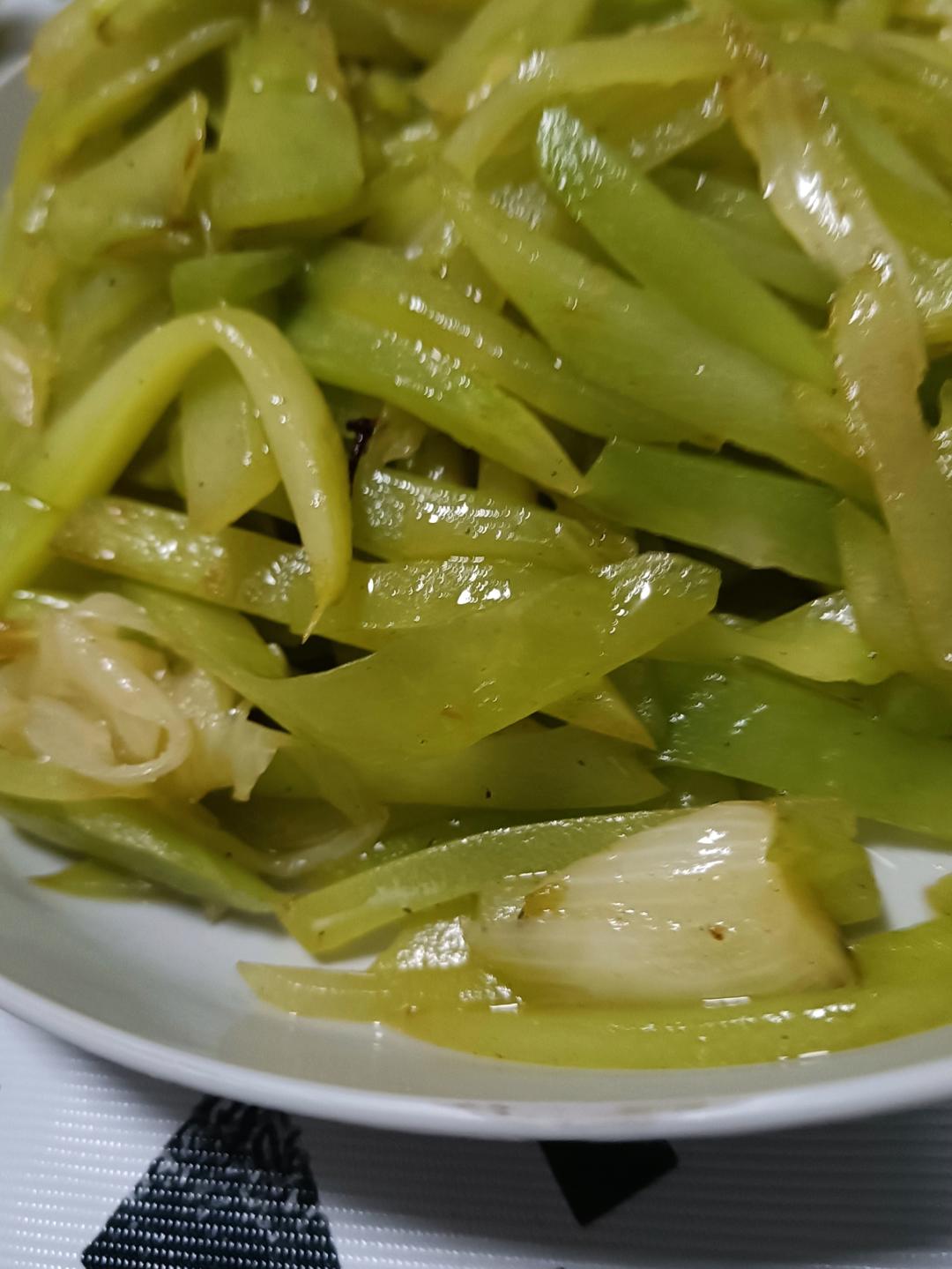 清炒莴笋丝