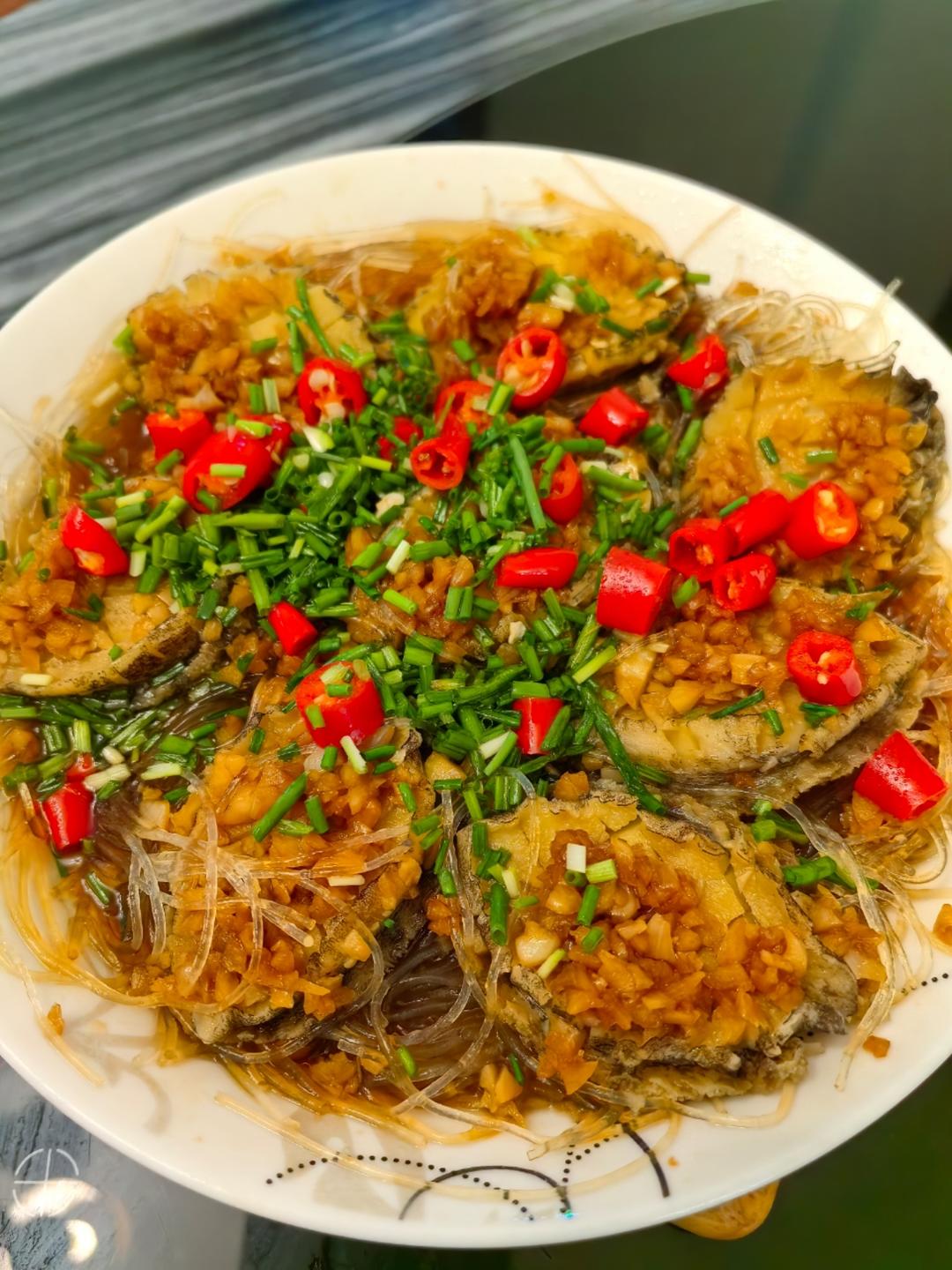 蒜蓉粉丝蒸鲍鱼