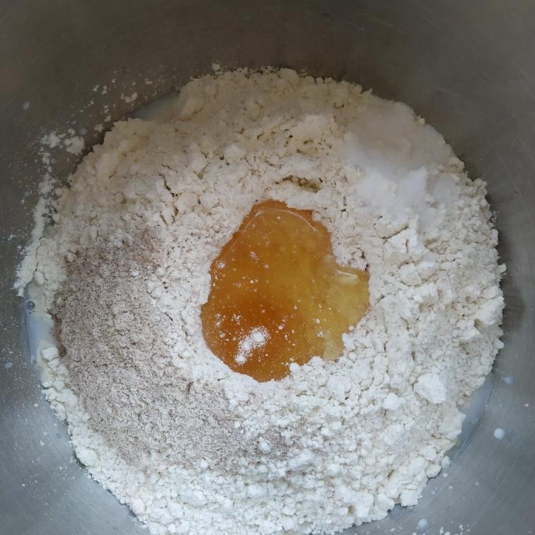 纯奶手撕吐司的做法 步骤1