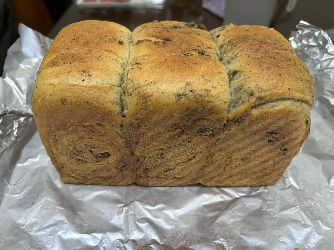 双重醇香黑芝麻吐司｜香迷糊了｜养生吐司