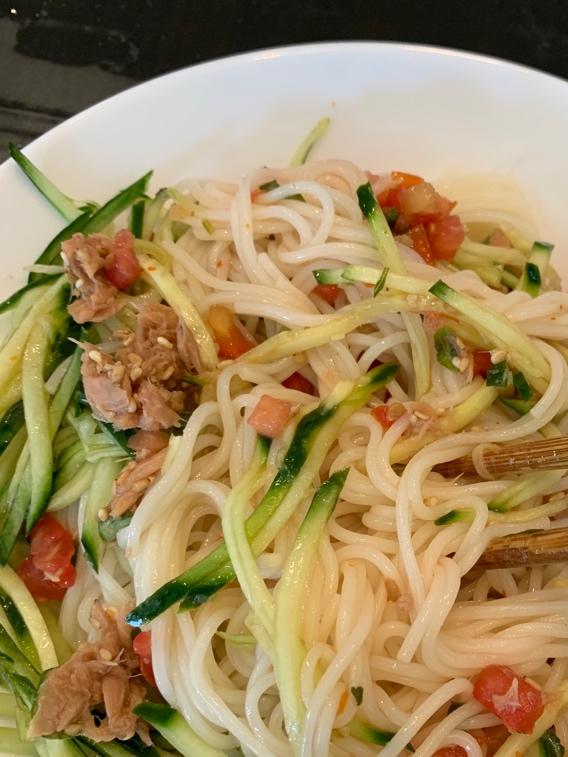昨日的美食02 夏日开胃凉拌素面