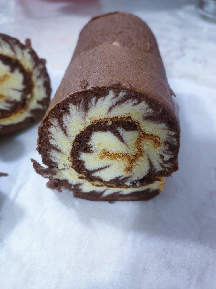 t璐璐做的可可戚风蛋糕卷