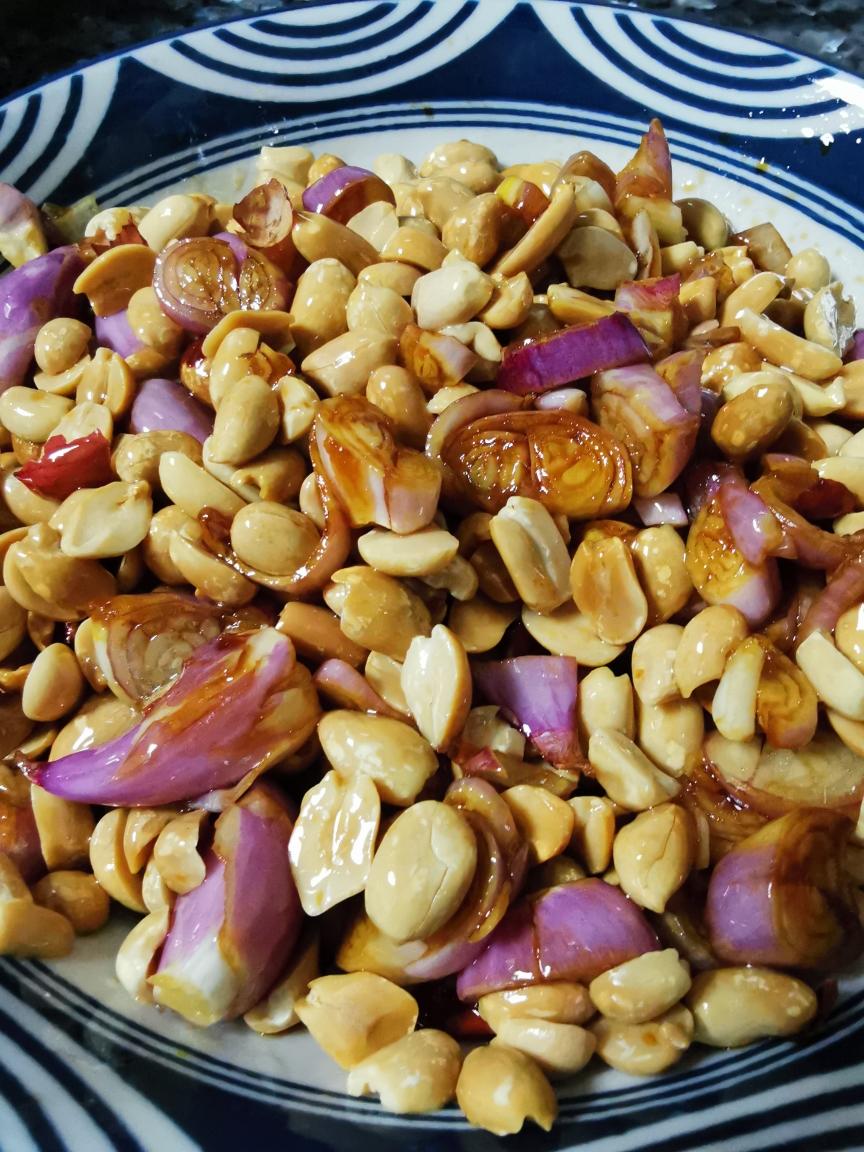 鲜拌葱油花生的做法