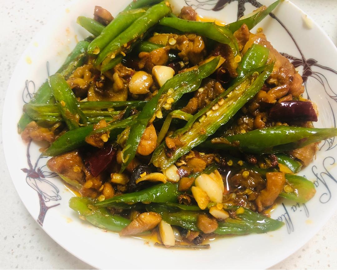 青椒辣酱炒鸡腿肉