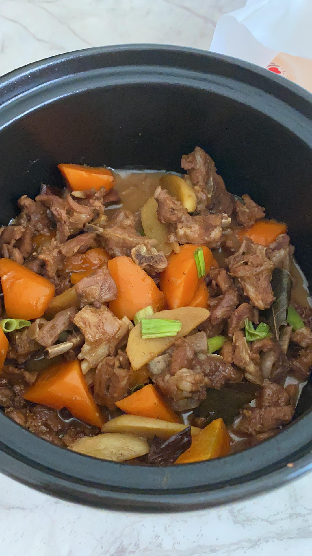 酥而不腻的红烧羊排