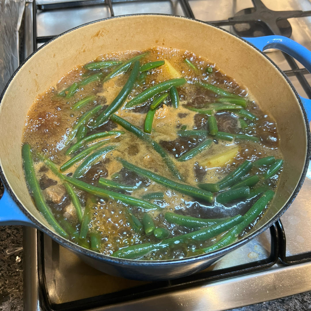 绝对正宗的东北土豆豆角炖五花肉