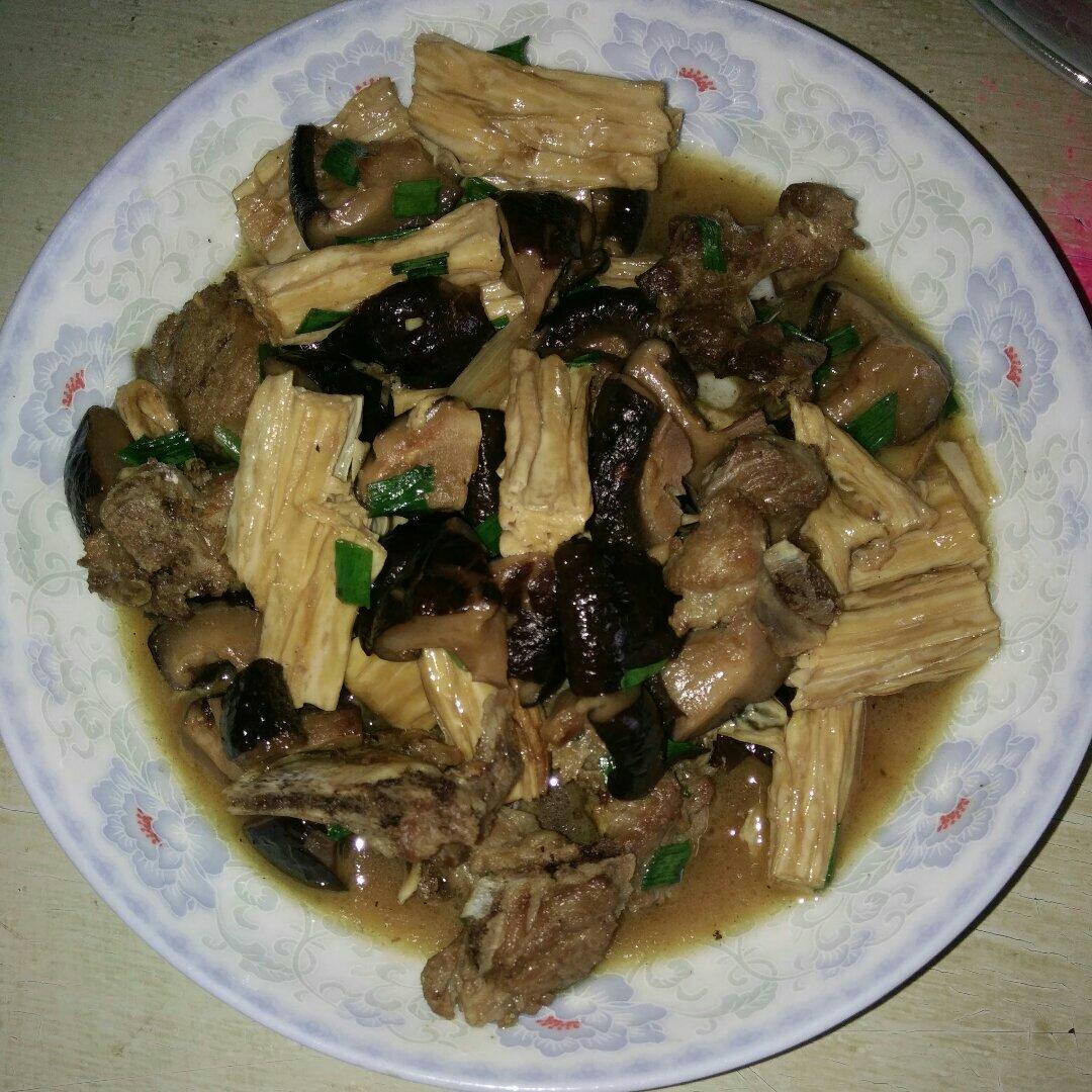 腐竹闷排骨