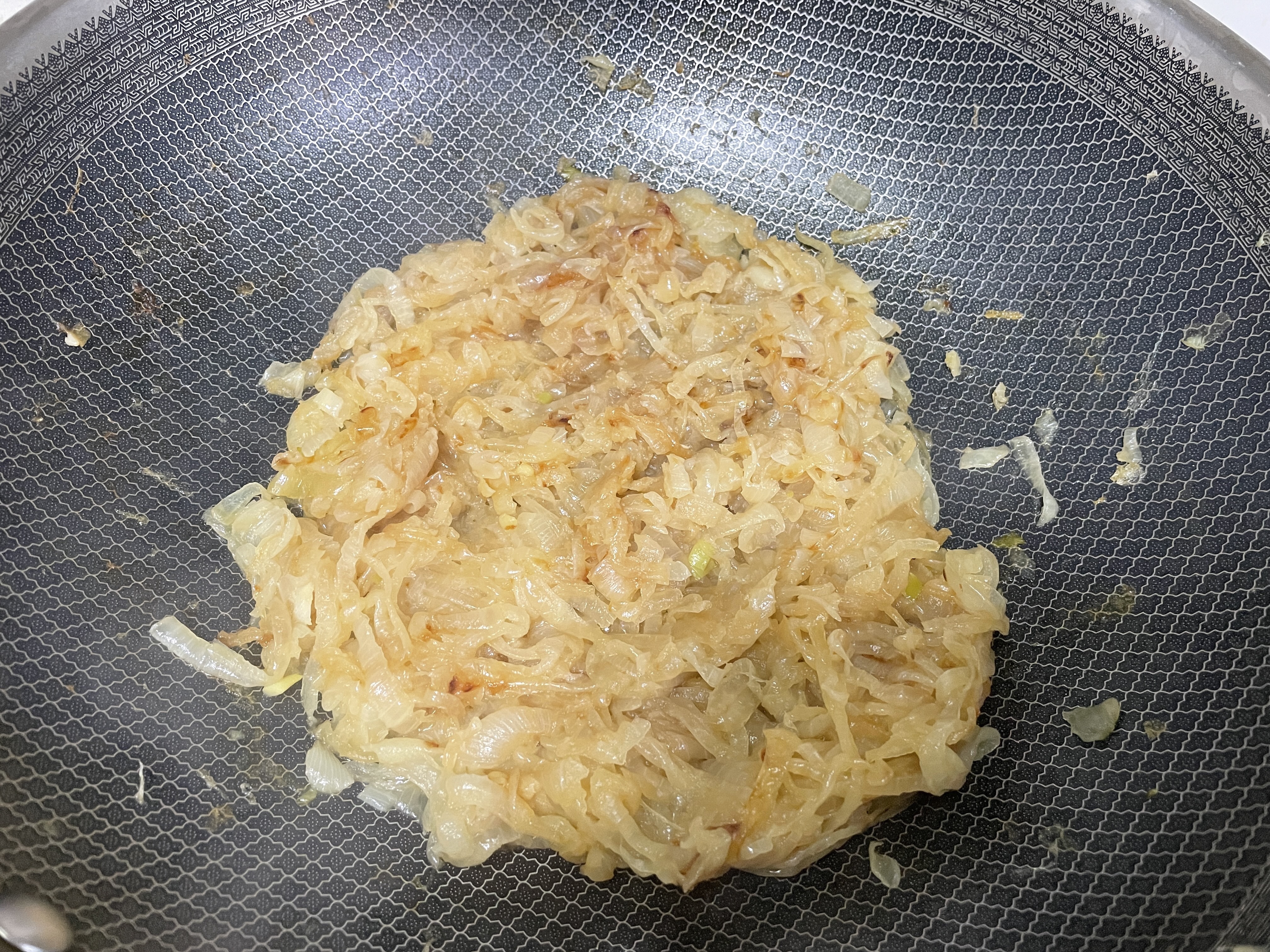 方便家庭操作的日式牛肉咖喱饭-焦化洋葱版的做法 步骤4