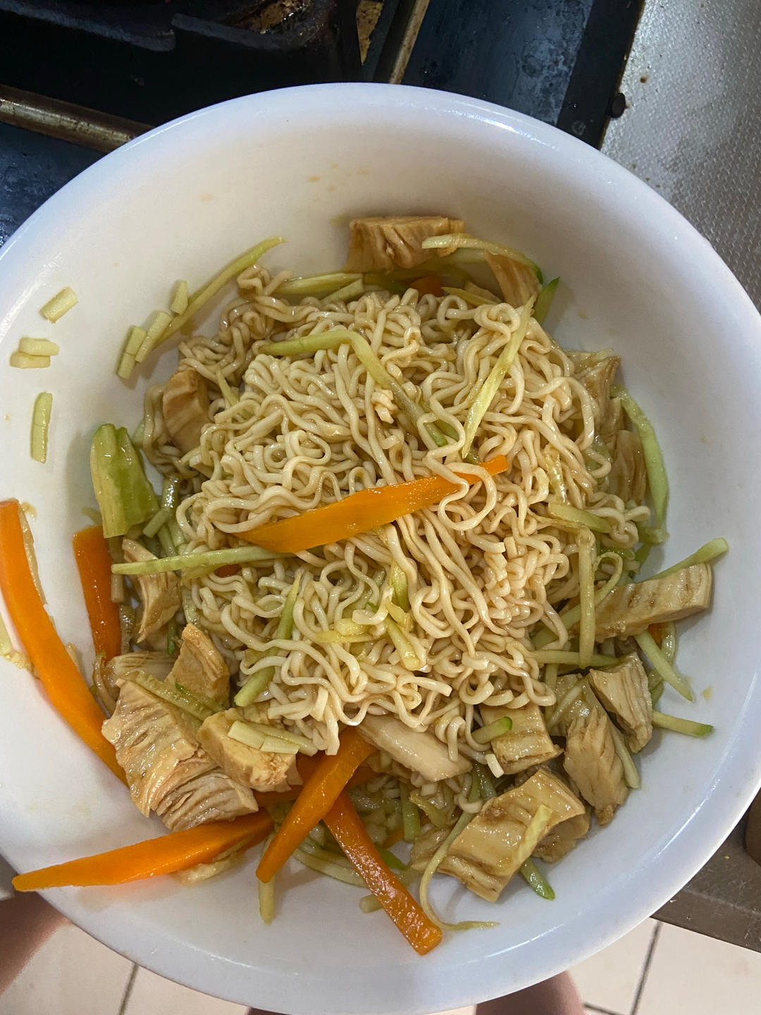 清凉一夏的鸡丝拌面。