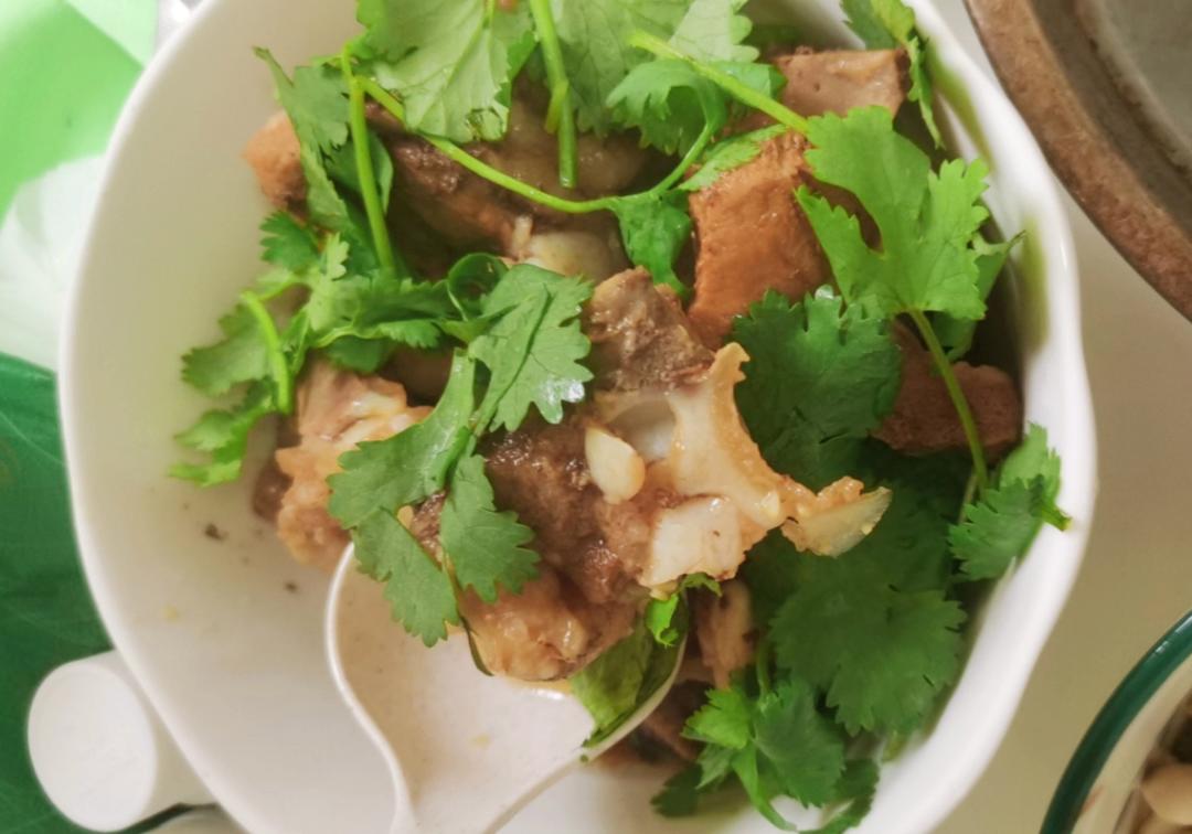 简单到飞起的无油猪软骨（电炖锅/电饭煲版）