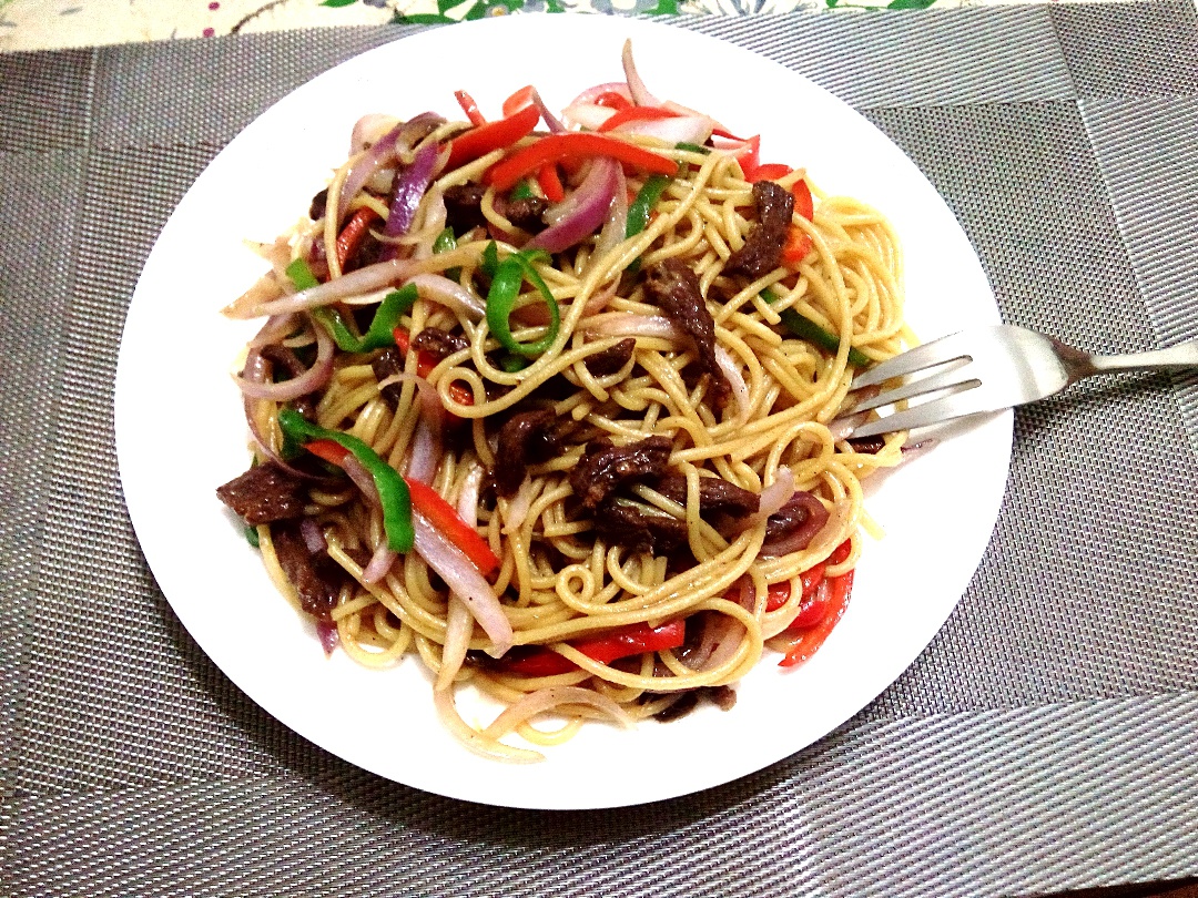 黑椒牛柳炒意面