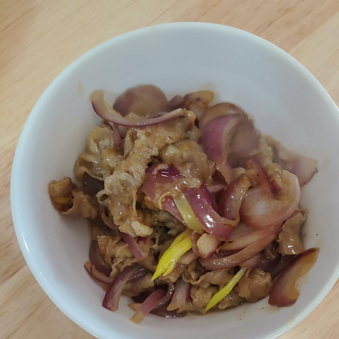 好吃到舔盘的秘制洋葱炒肥牛卷！拌饭巨香