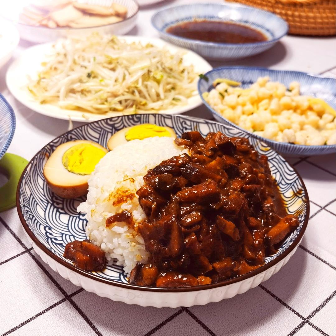 研究十五年的正宗台湾卤肉饭