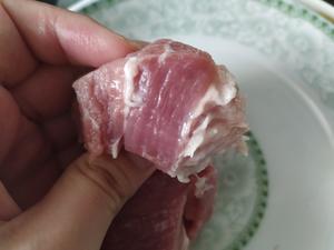 简单又好吃的莴笋炒肉的做法 步骤3