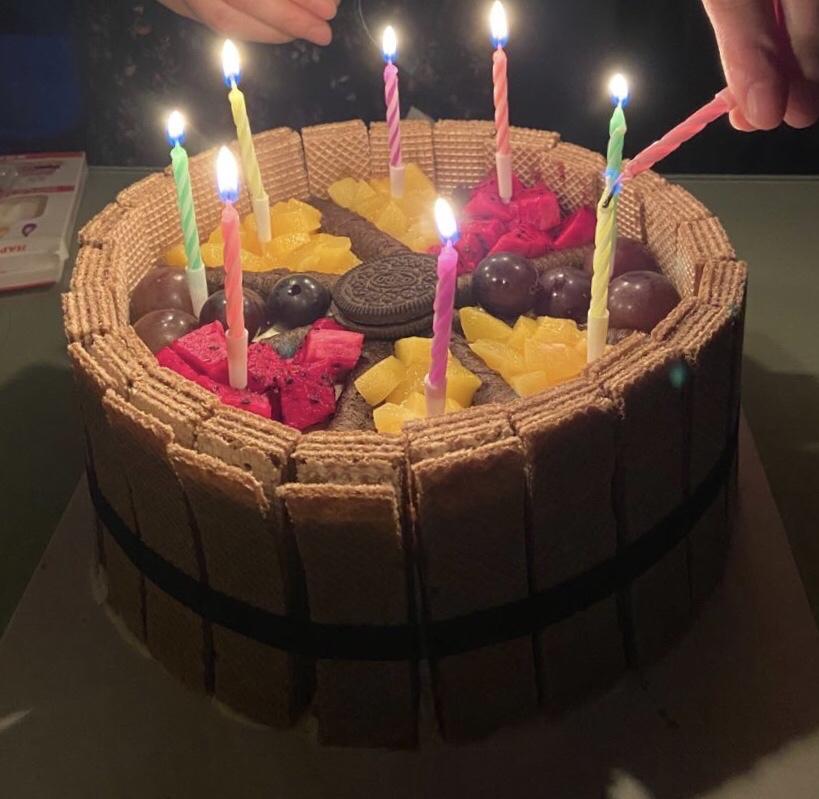 生日蛋糕教程【威化饼干围边】