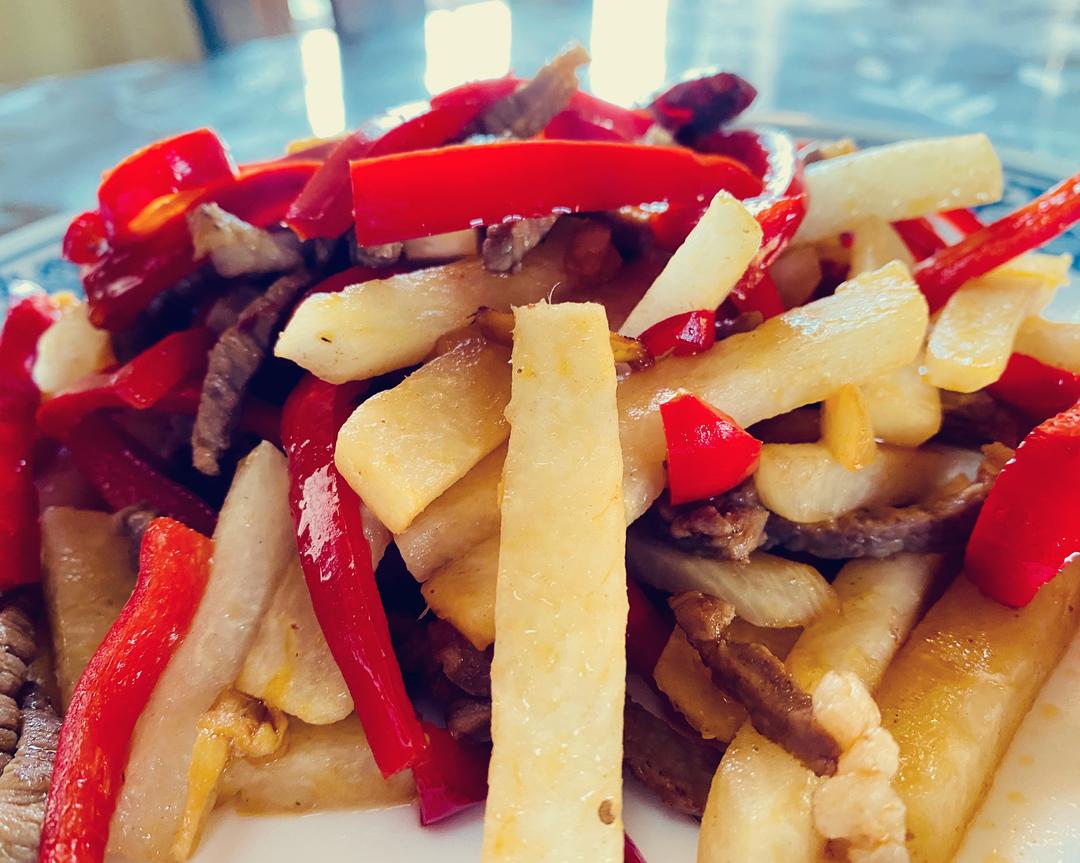 红椒牛肉炒凉薯/沙葛的做法