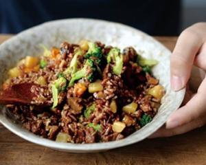 牛肉蔬菜红米焖饭的做法 步骤10