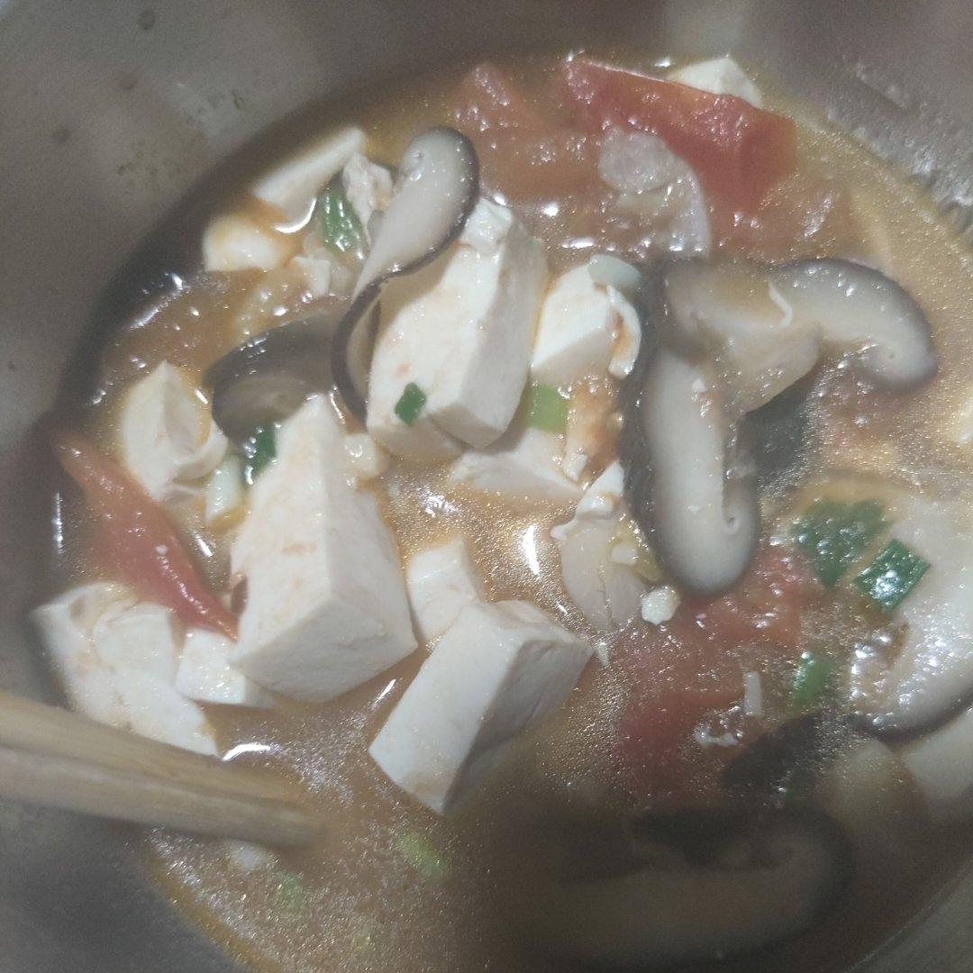 番茄豆腐汤+蚝油生菜