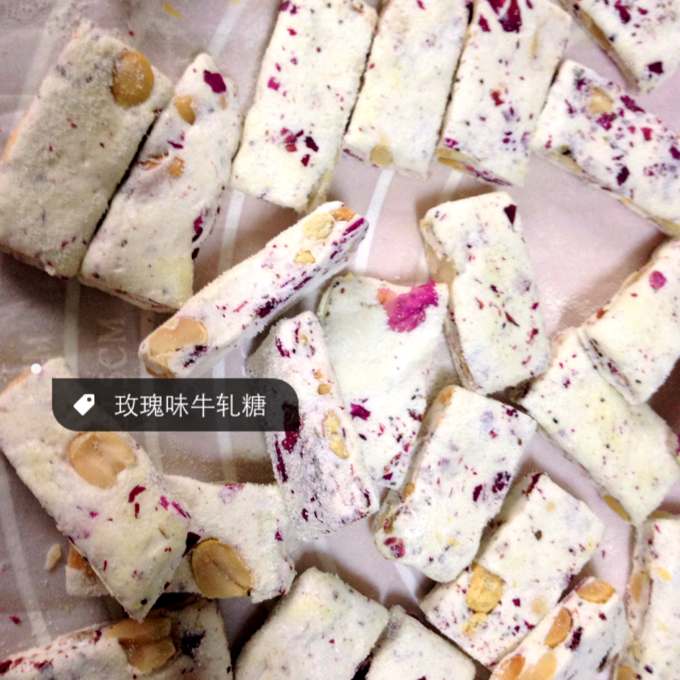 视频：用棉花糖制作超级好吃的杏仁蔓越莓牛轧糖