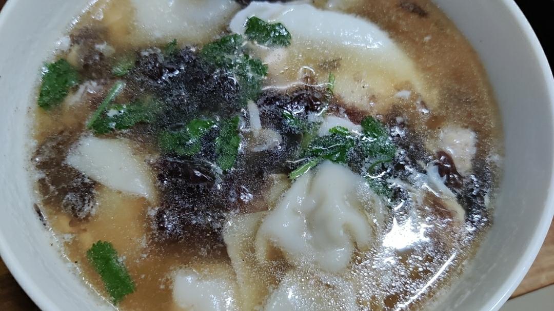 鲜肉小馄饨（调馅+馄饨包法）