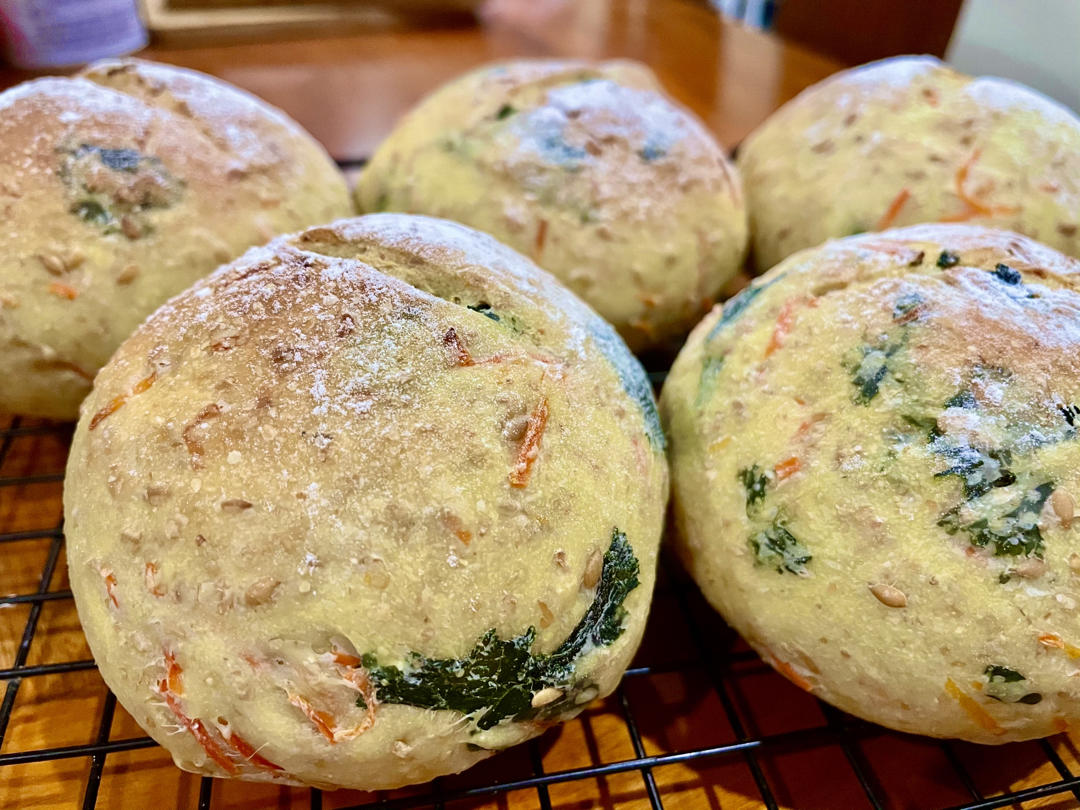 羽衣甘蓝胡萝卜餐包