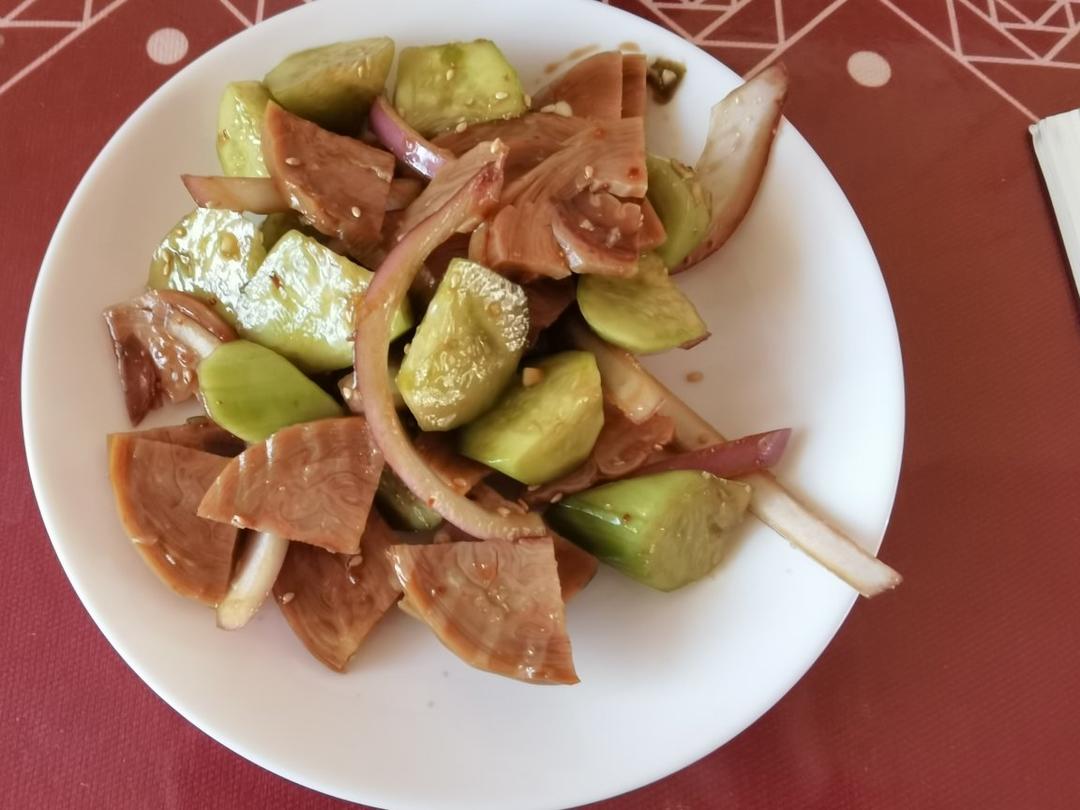 猪套肠拌黄瓜