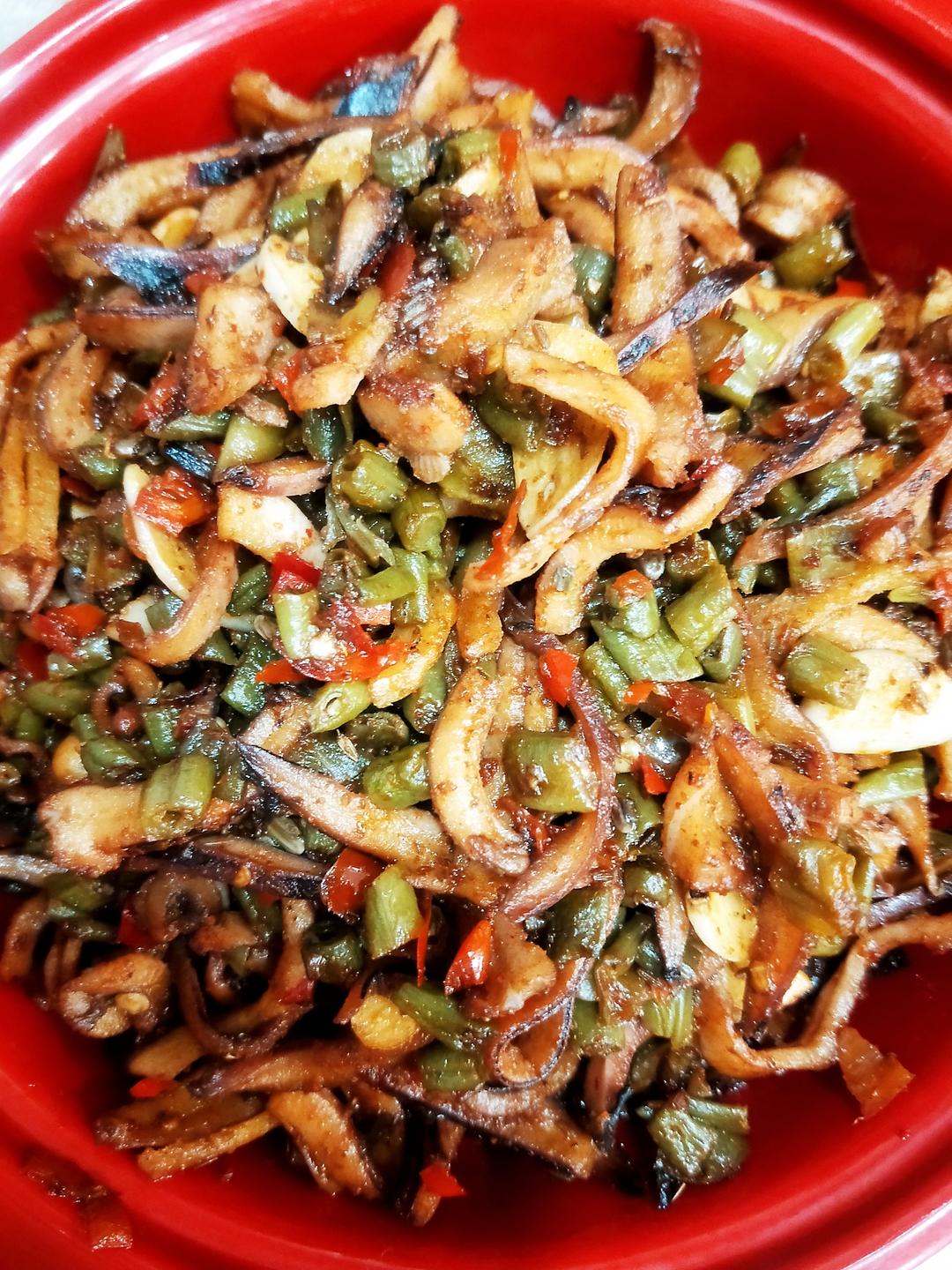 酸辣鱿鱼丝的做法