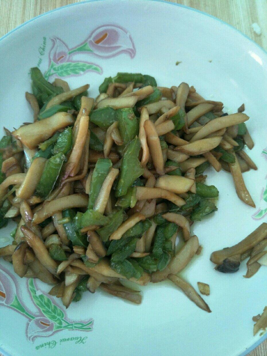 青椒素炒杏鲍菇