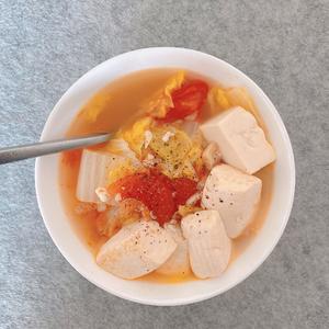 少油清甜西红柿白菜豆腐汤的做法 步骤5