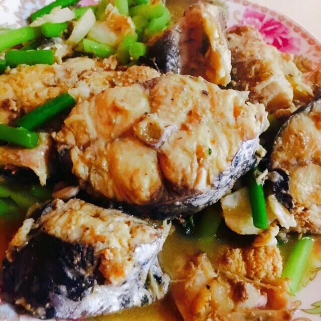 是肉肉肉肉肉阿做的蒜苔烧鲅鱼