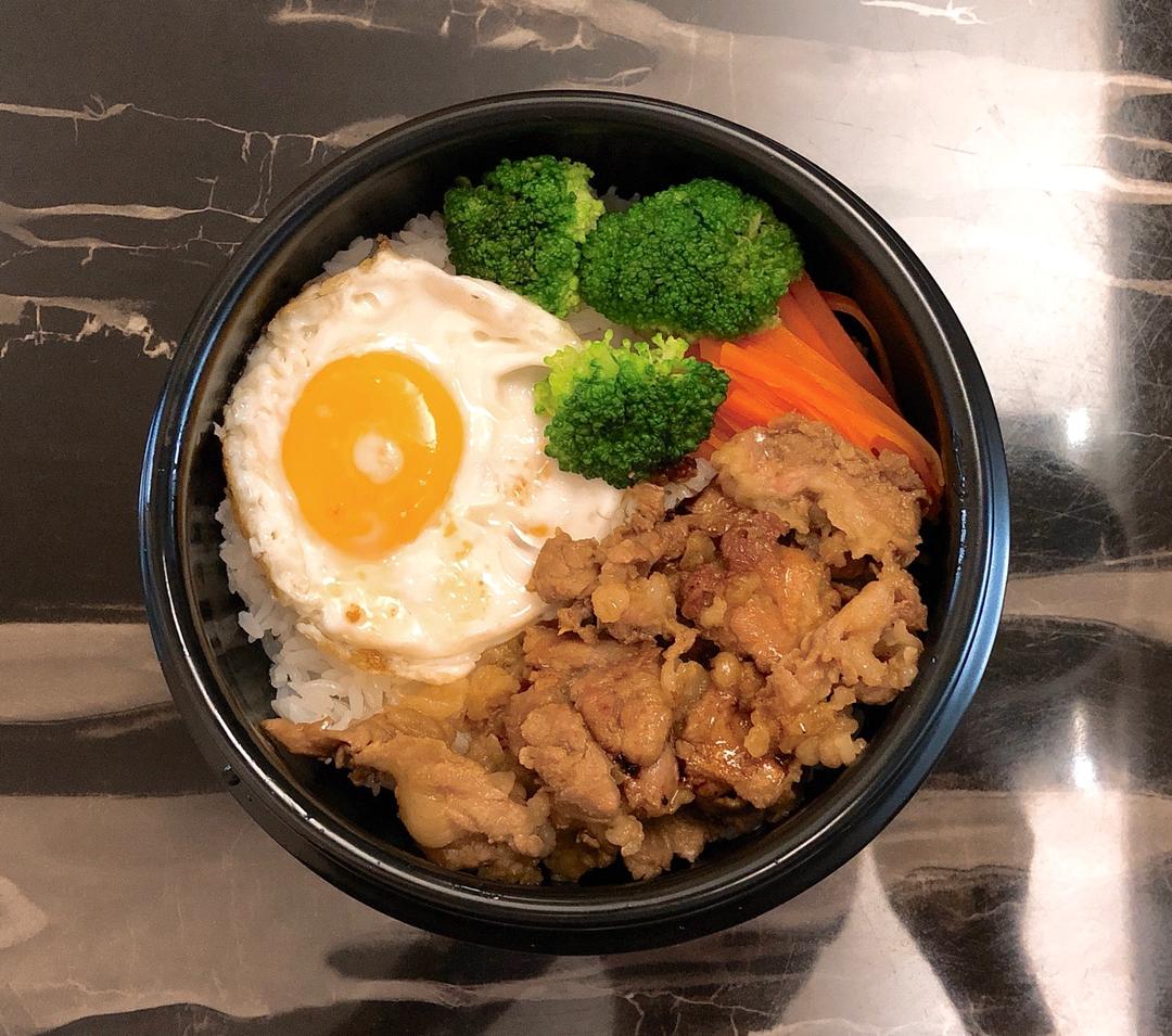 日式牛肉盖饭