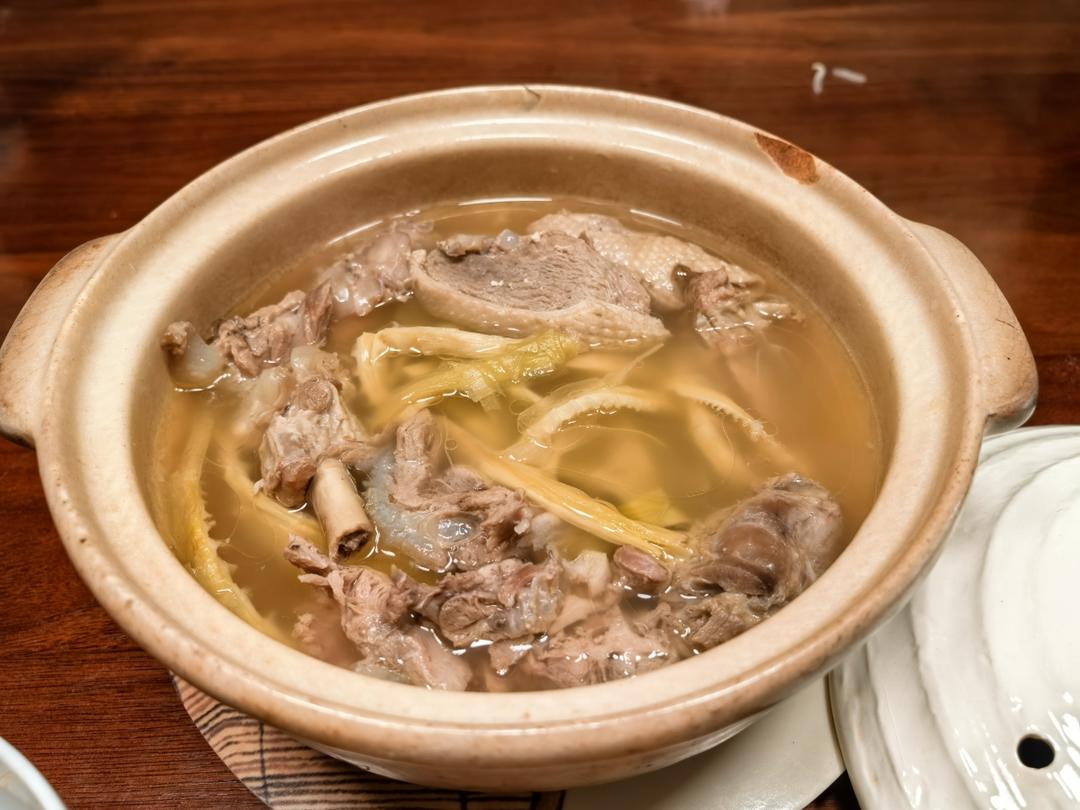 养身汤 滋补扁尖老鸭汤 原汁原味才是真正的好味道 一年四季都能喝的养生汤