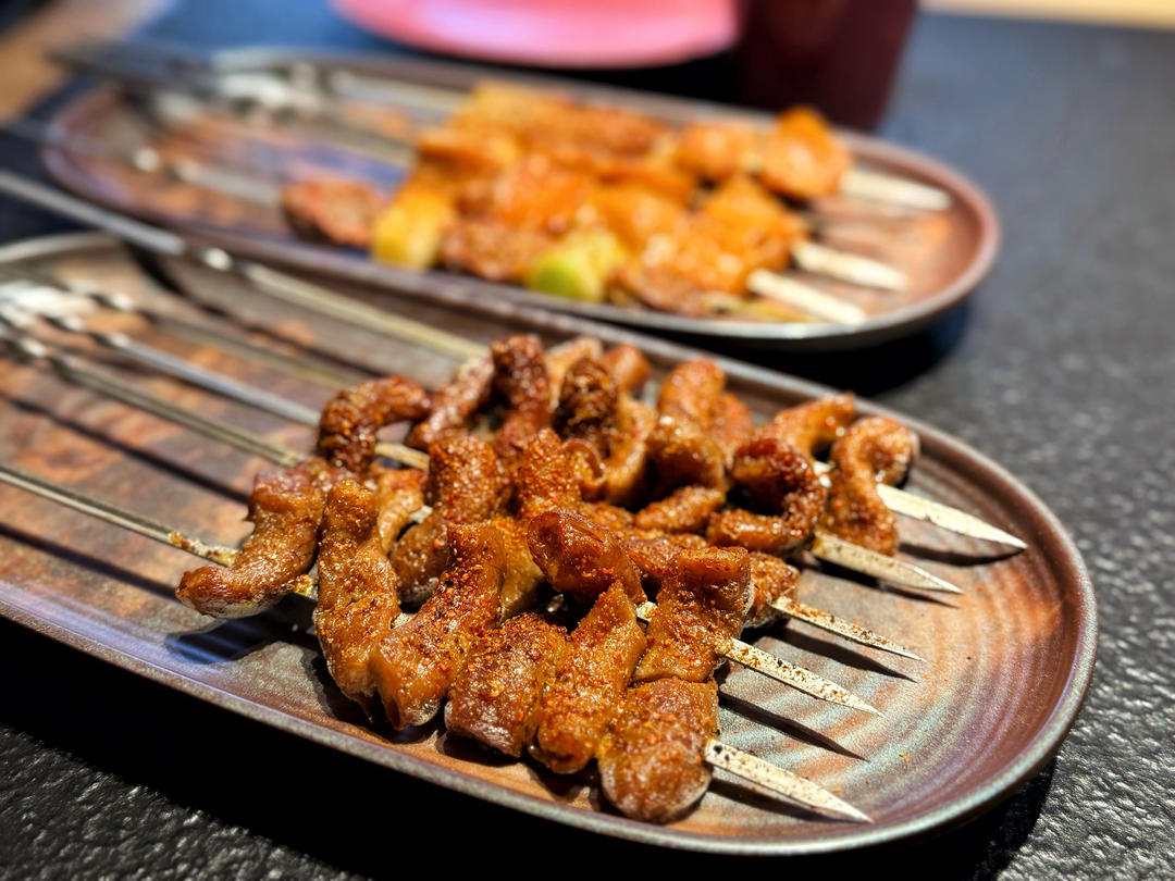 爱就是在一起。走遍世界。揽尽风景。食尽美味。感受美好。