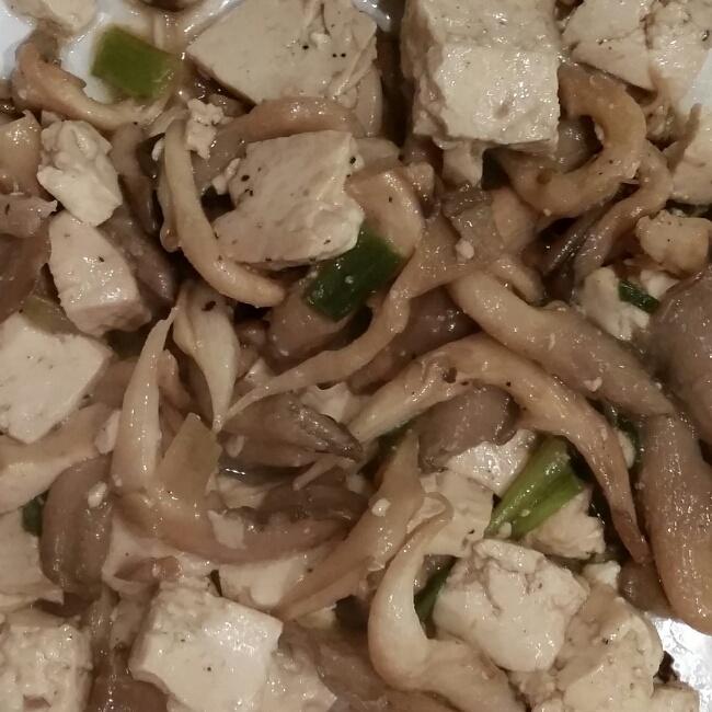 蘑菇炒豆腐