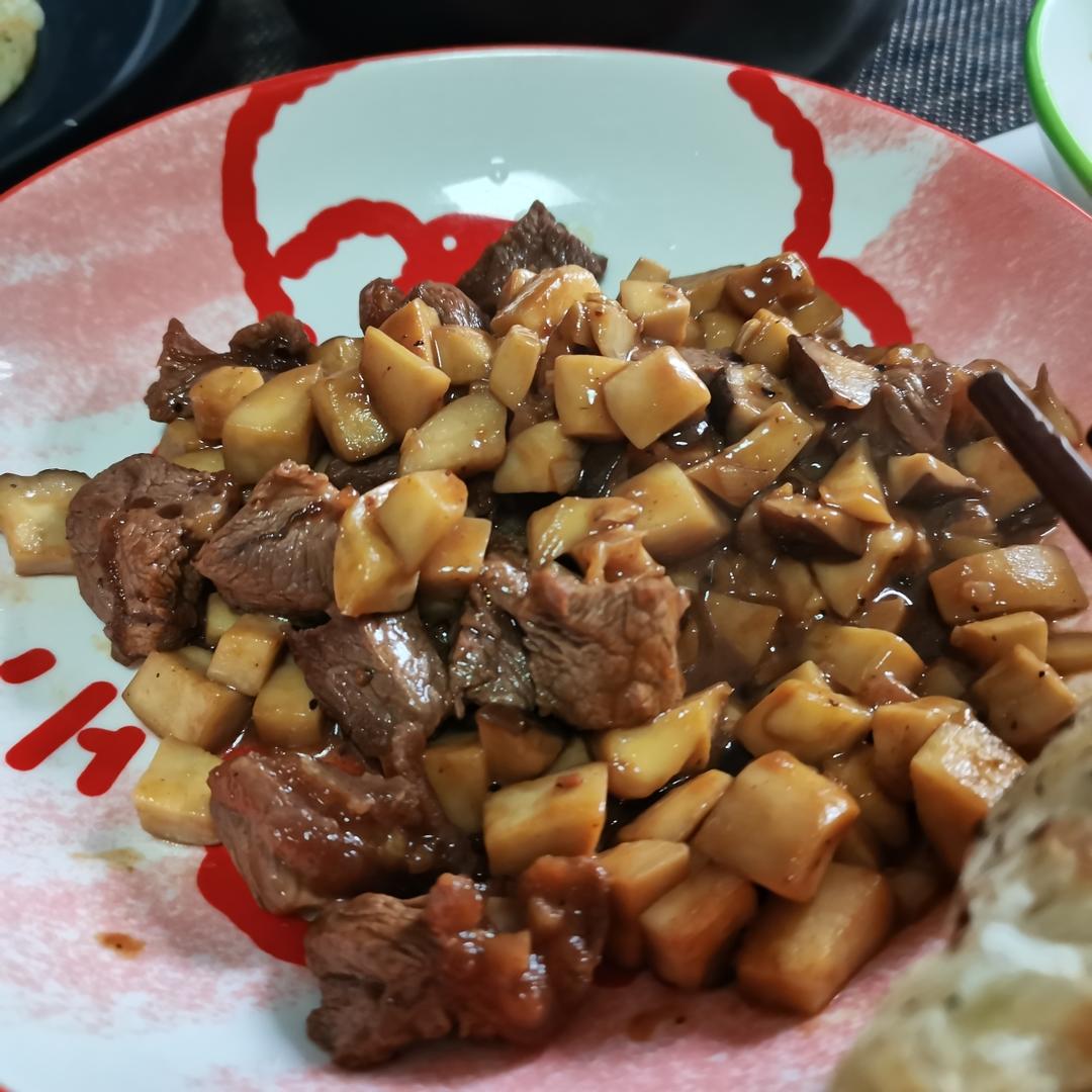 黑椒杏鲍菇牛肉粒