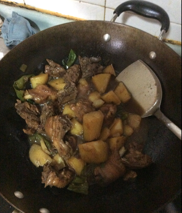 土豆烧鸡