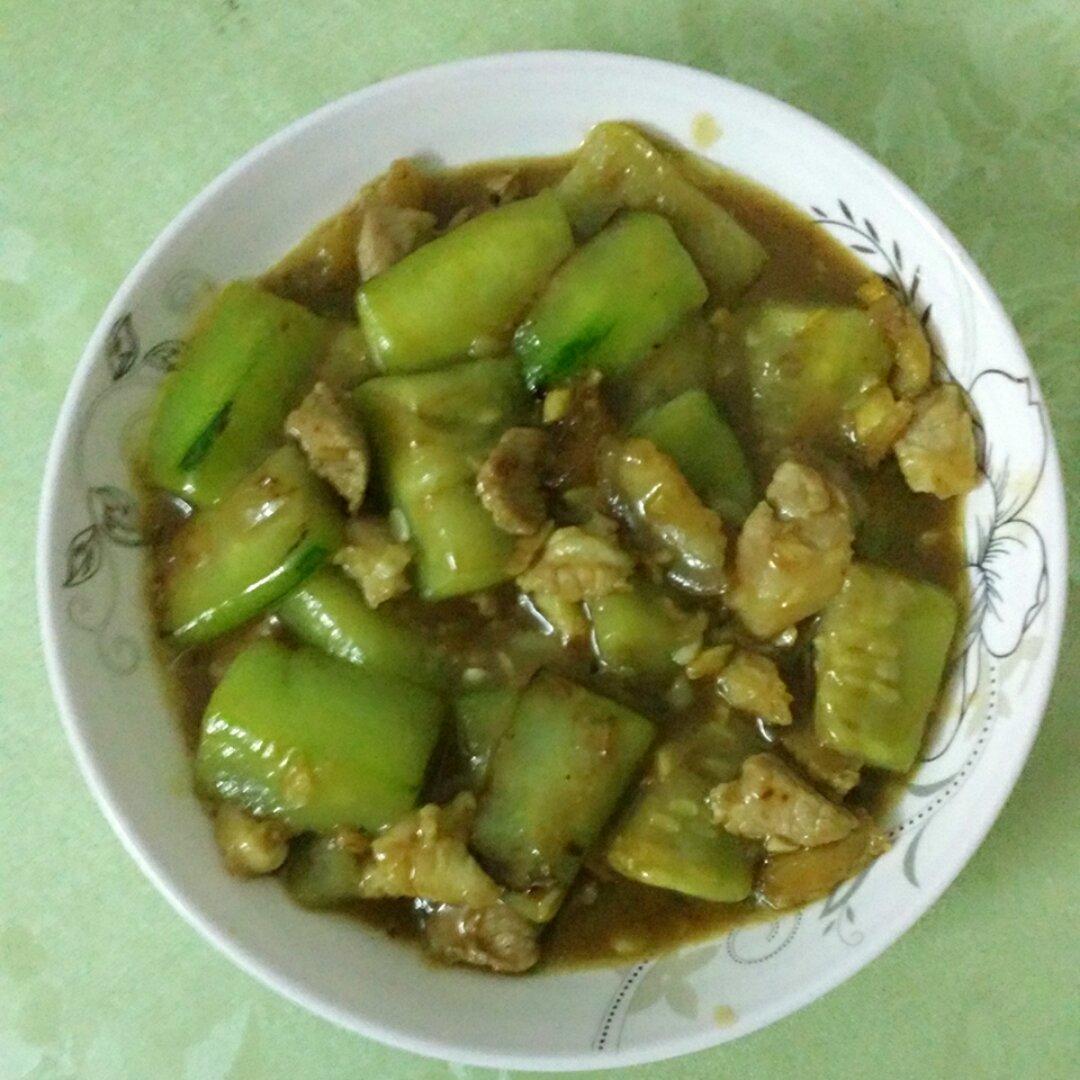 丝瓜炒肉片