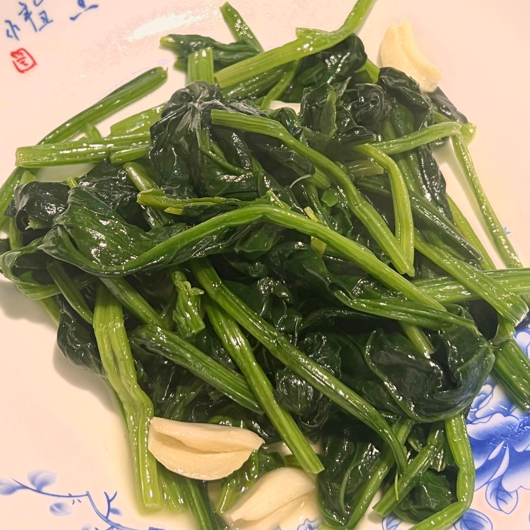 不涩口又嫩的清炒菠菜