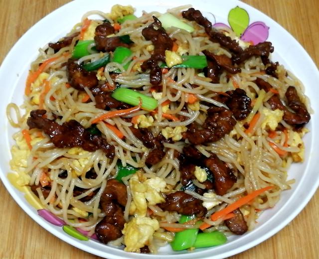 鸡蛋肉丝炒米粉的做法