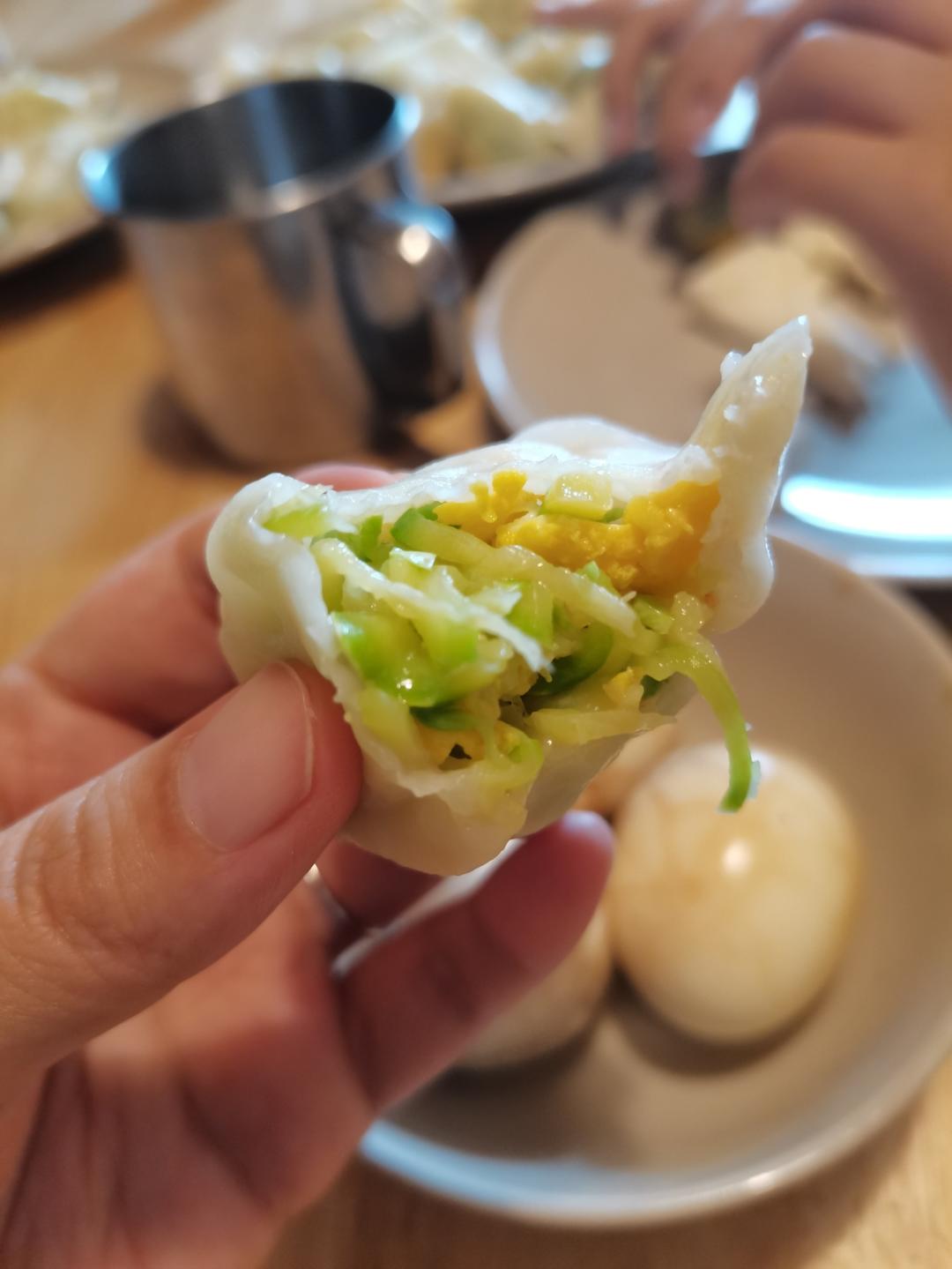 西葫芦鸡蛋虾仁三鲜饺子