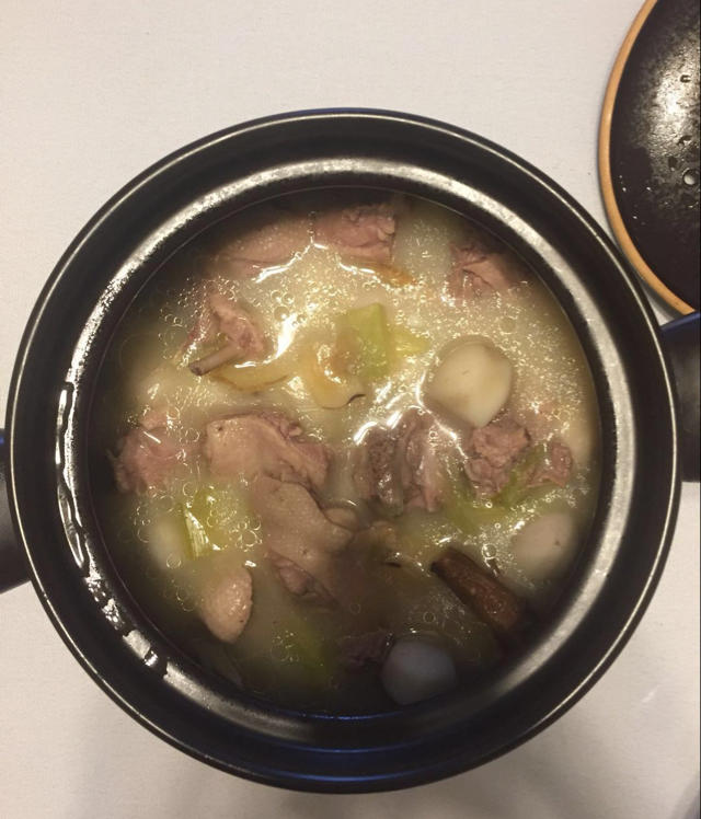 芋艿老鸭煲
