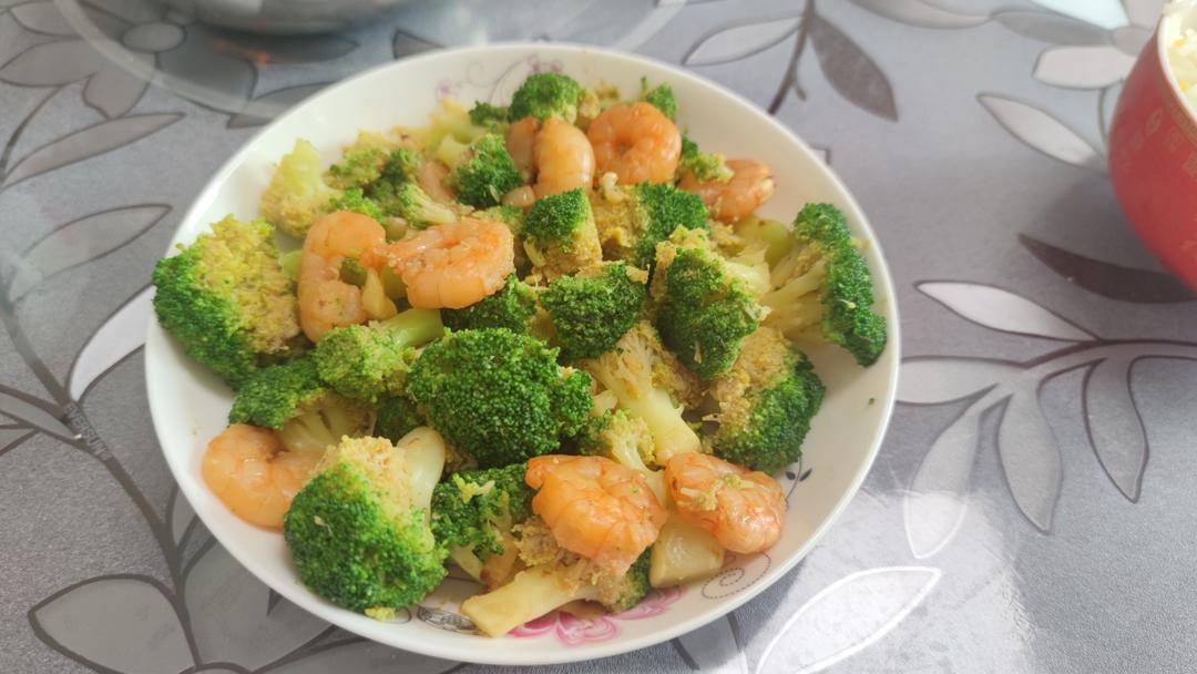 虾仁炒西兰花