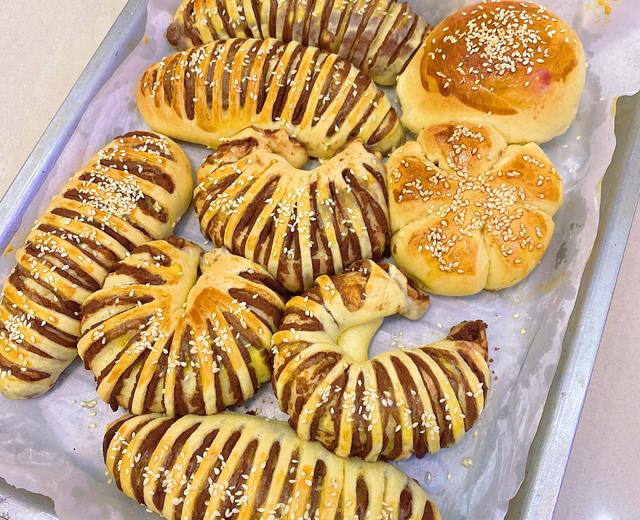 毛毛虫豆沙面包的做法