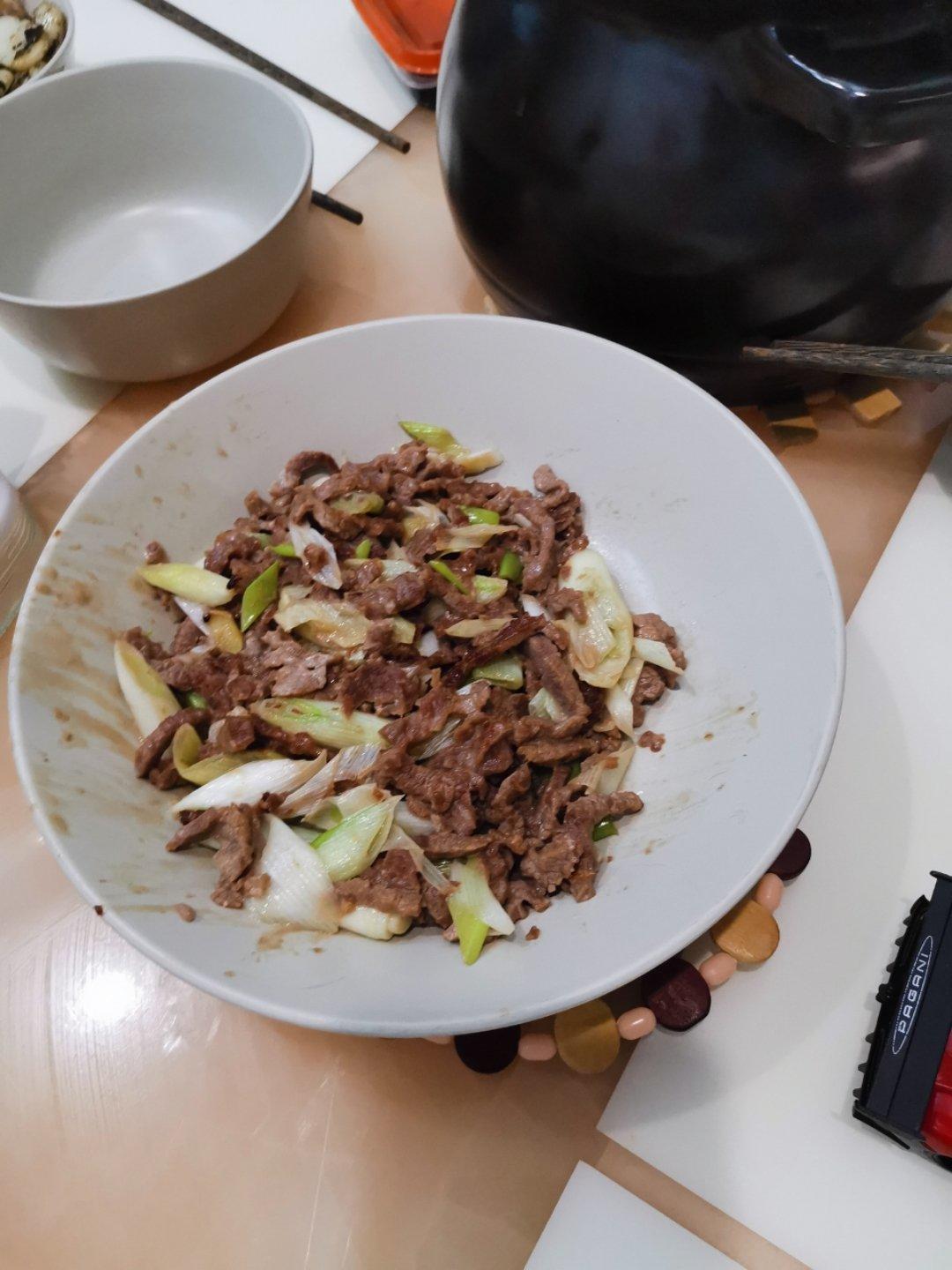 葱爆羊(牛)肉