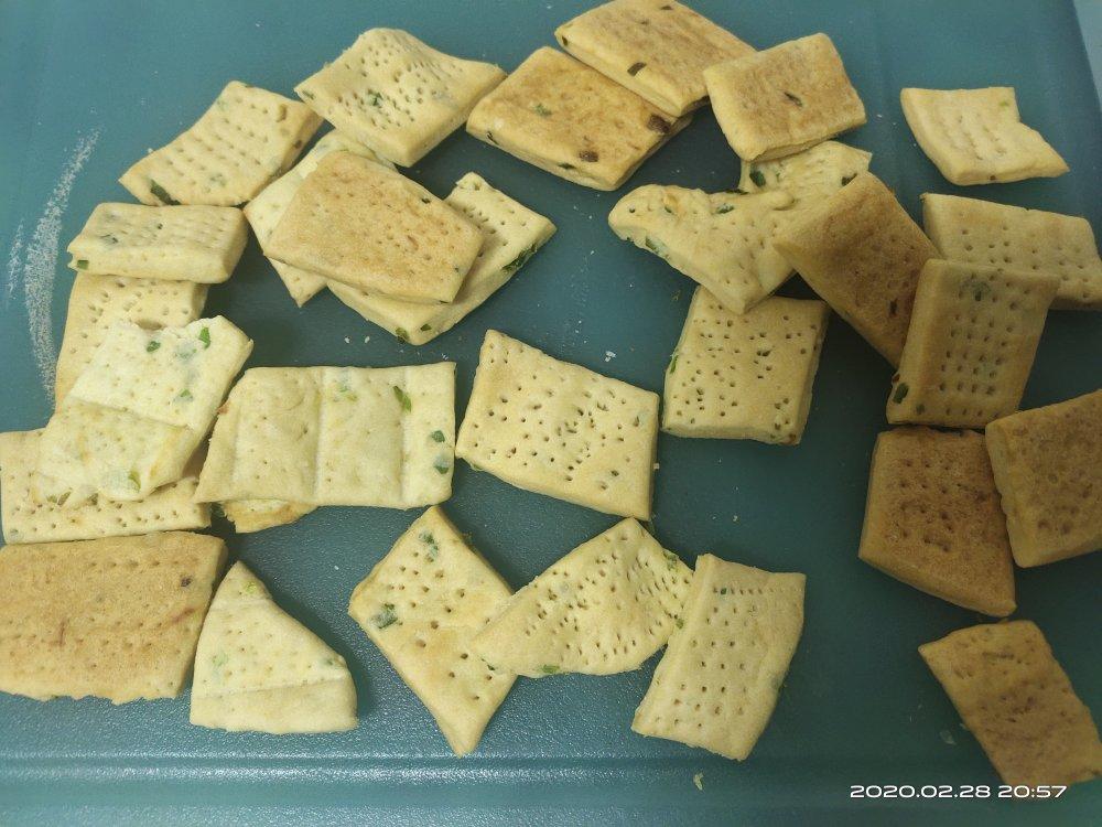 超级简单的葱香苏打饼