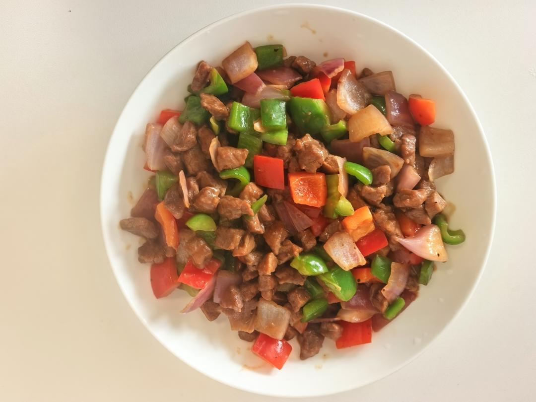 彩椒牛肉粒