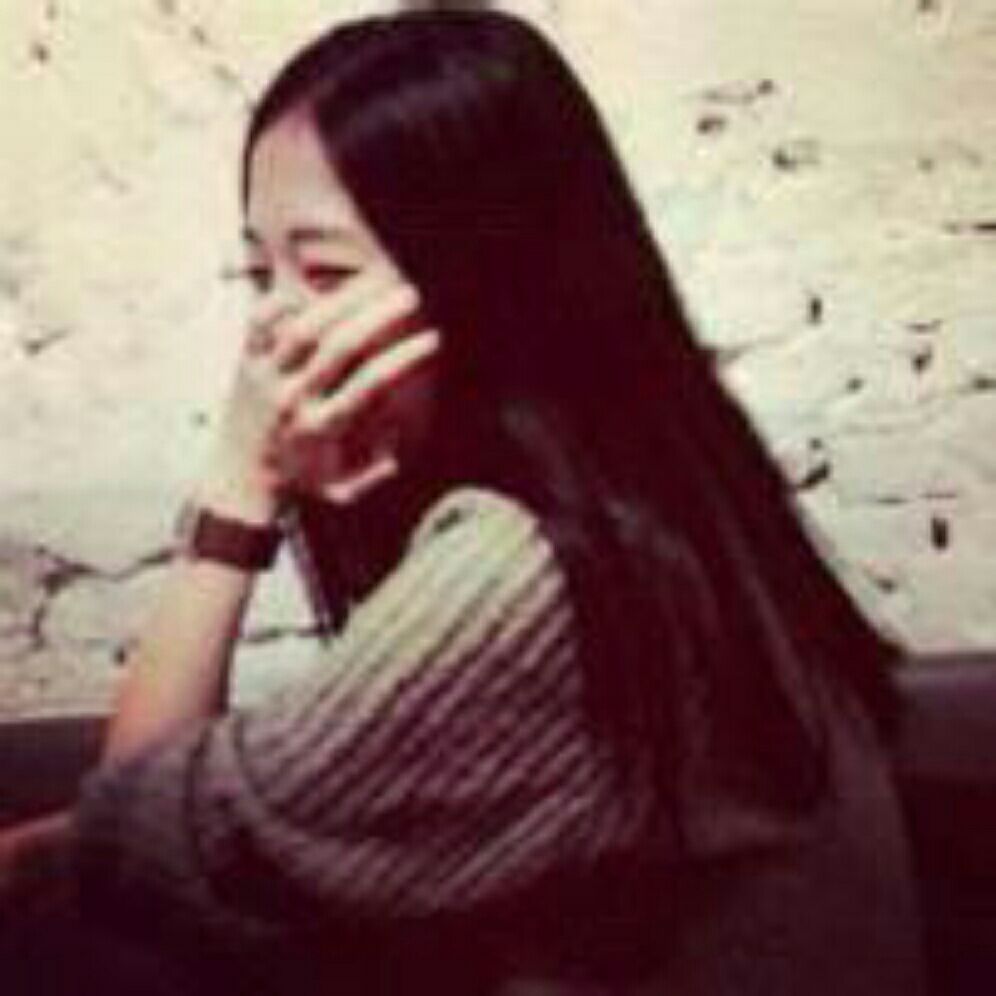 我敢-素颜小白衫帆布鞋溜达