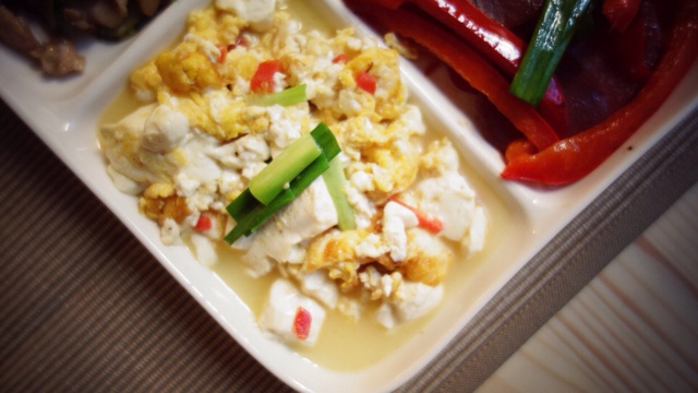 蛋包豆腐丁