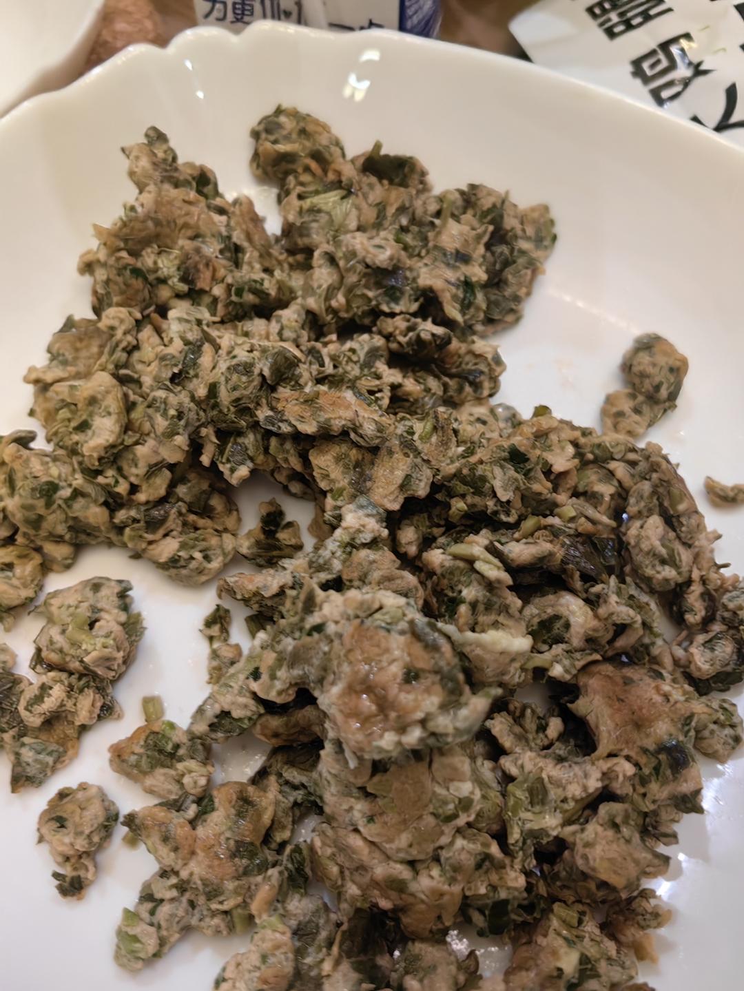 春天野菜香菜谱，七头一脑之一：香椿头炒鸡蛋